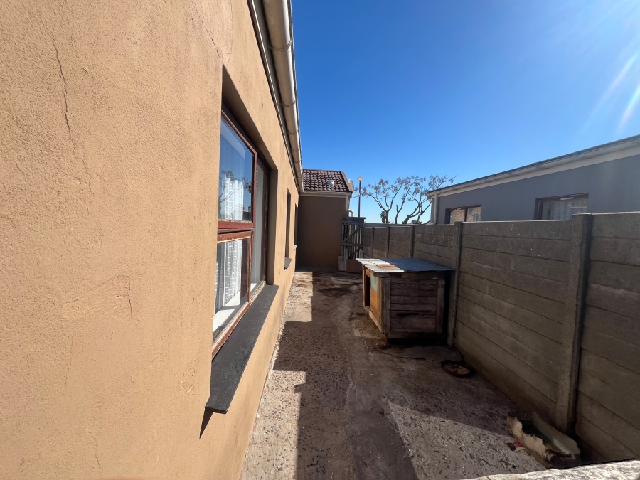 3 Bedroom Property for Sale in Silversands Western Cape
